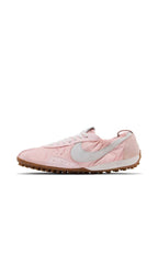 Nike Moon Shoe SP
Jacquemus Aluminum Pink
