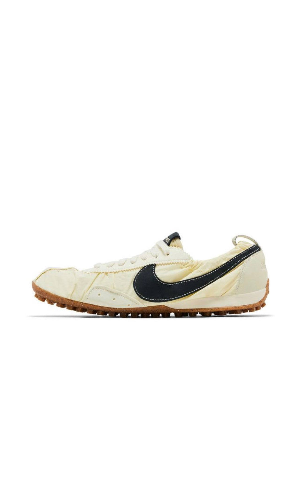 Nike Moon Shoe SP
Jacquemus Alabaster