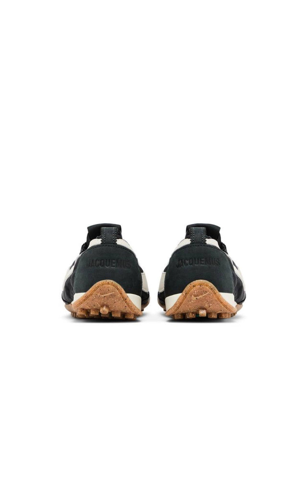 Nike Moon Shoe SP
Jacquemus Off Noir