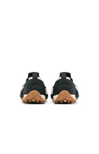 Nike Moon Shoe SP
Jacquemus Off Noir